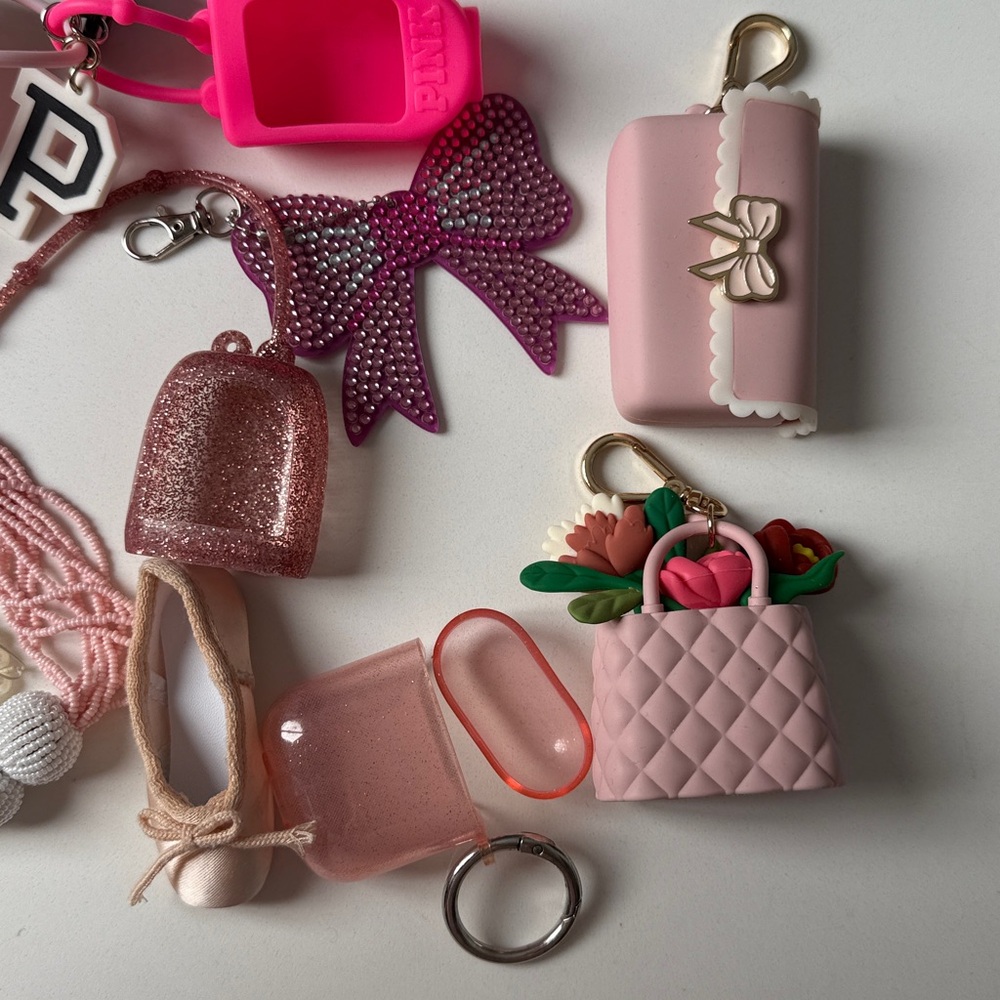 Keychain Misc Set Bundle - Picture 9 of 17